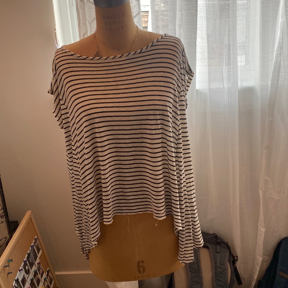 UO shift shirt size XS